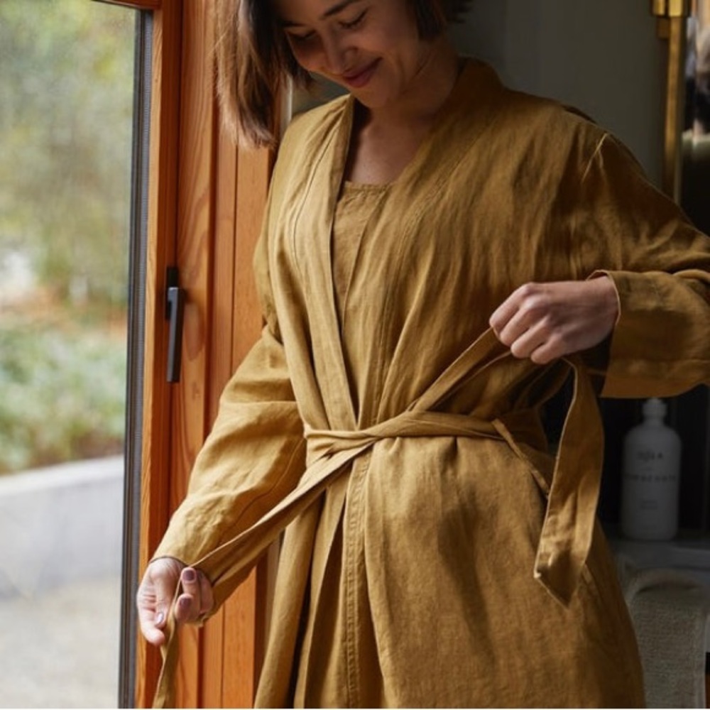 NWT Parachute 100% linen robe, ochre, medium
